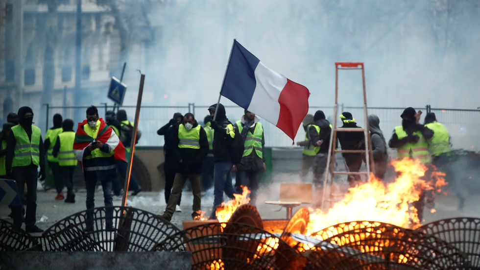 Γαλλία: 123 τραυματίες από τις σημερινές συγκρούσεις με την αστυνομία