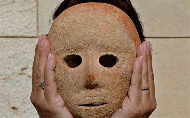 Ανακτήθηκε μάσκα της νεολιθικής περιόδου ηλικίας 9.000 ετών νότια της Χεβρώνας στη Δυτική Όχθη