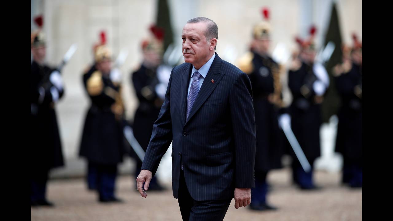 Ρ.Τ. Ερντογάν: Επικρίνει τη χρήση «υπέρμετρης βίας» κατά των «κίτρινων γιλεκών» στη Γαλλία