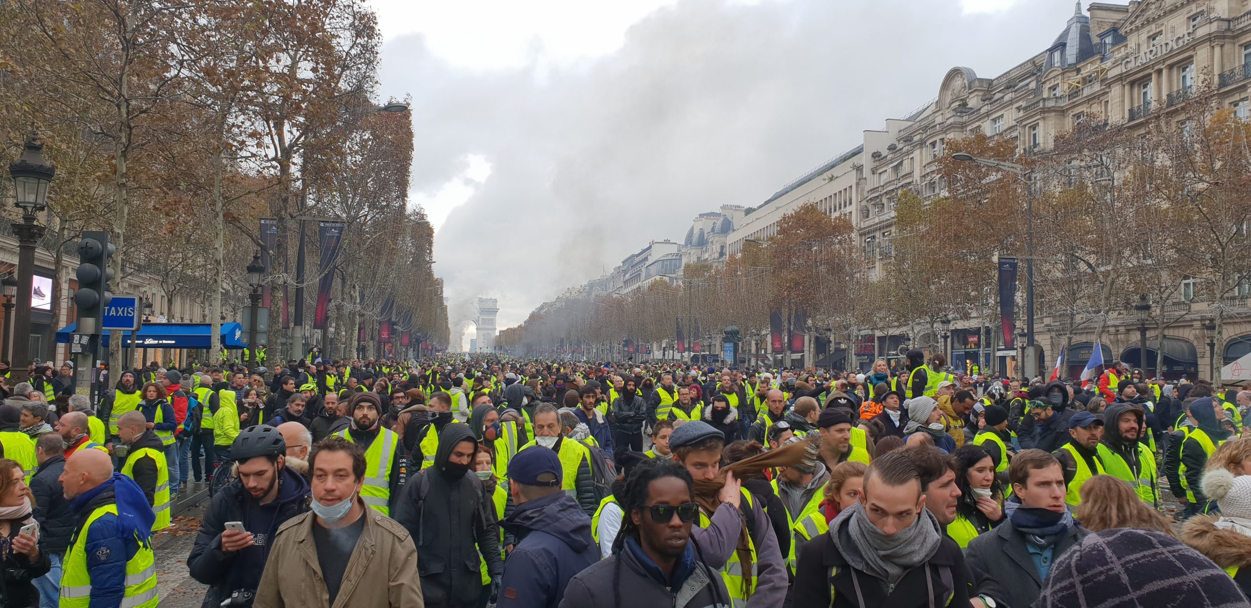 Γαλλία: 125.000 διαδηλωτές στους δρόμους