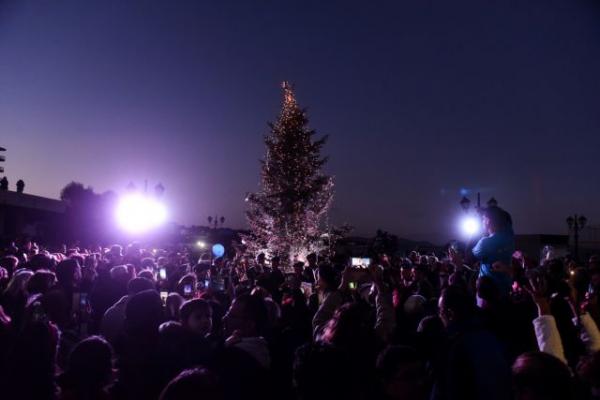 Μάτι: Άναψαν το Χριστουγεννιάτικο δέντρο πλημμυρίζοντας τους πυρόπληκτους με συναισθήματα αισιοδοξίας (φωτο – βίντεο)