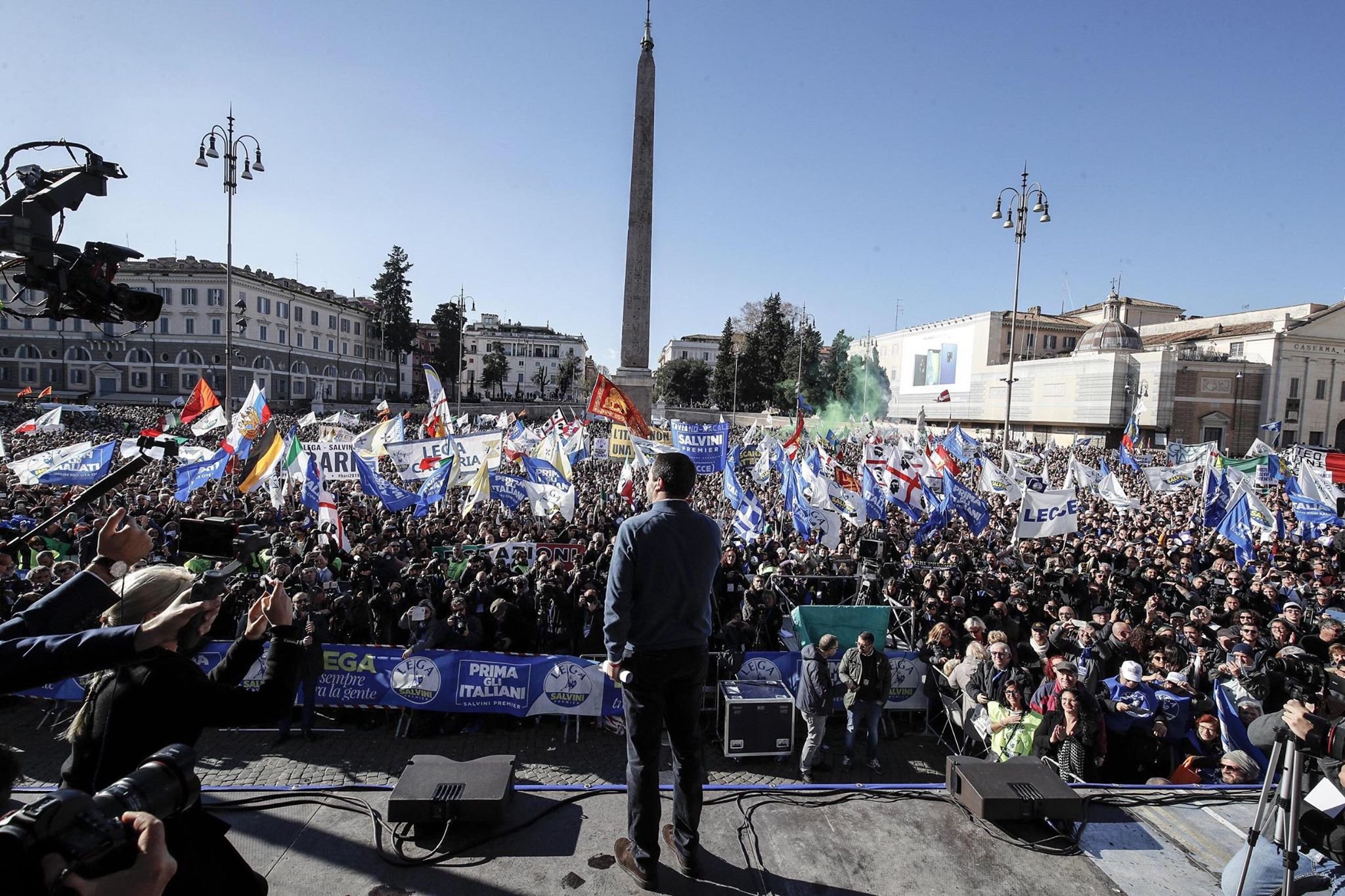Σαλβίνι για «κίτρινα γιλέκα»: «Υπεύθυνος ο Μακρόν για την κατάσταση – Δεν θα ακολουθήσουμε το παράδειγμά του»