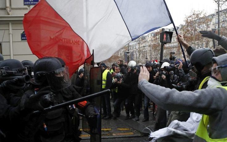 Γαλλία: Υπό κράτηση σχεδόν 1.700 διαδηλωτές!