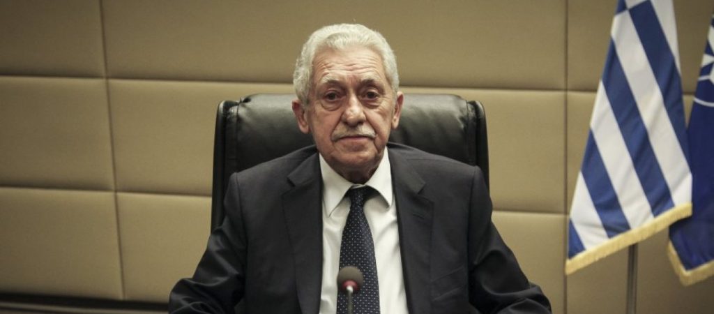 Φ. Κουβέλης: «Η κυβέρνηση δεν επιλέγει να στείλει στη φτώχεια τους κληρικούς»