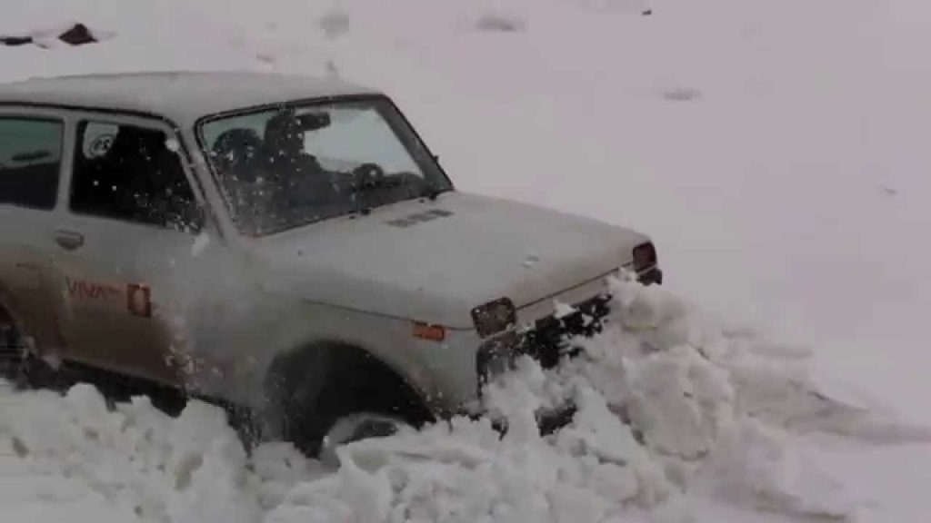 Βίντεο: Η γερμανική τεχνολογία απέναντι στο ρωσικό Lada – Μην βιαστείτε να πείτε ποιος κερδίζει…