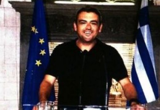 Άρον-άρον έσβησε τον λογαριασμό του στο Facebook ο «χρυσός σερβιτόρος» του Μαξίμου