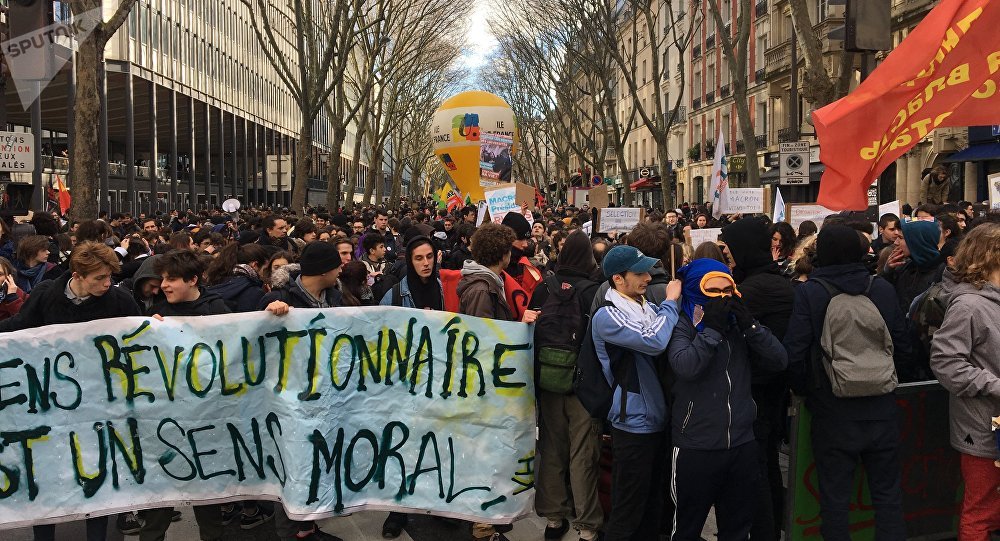 Γαλλία: Διαδηλώσεις μαθητών για τα αυξημένα δίδακτρα