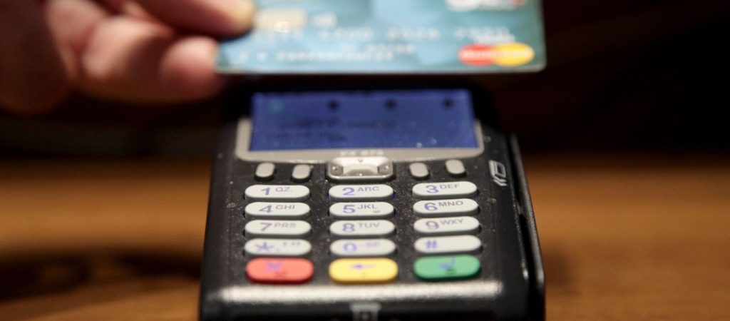 Αύριο τελειώνει η προθεσμία για την υποχρεωτική δήλωση επαγγελματικού λογαριασμού – Πρόστιμο έως και 1.000 ευρώ