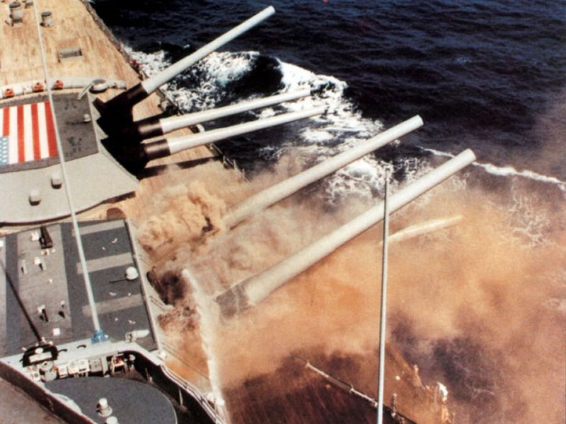 Βίντεο: Το USS Iowa τινάζεται στον αέρα – 47 Αμερικανοί νεκροί