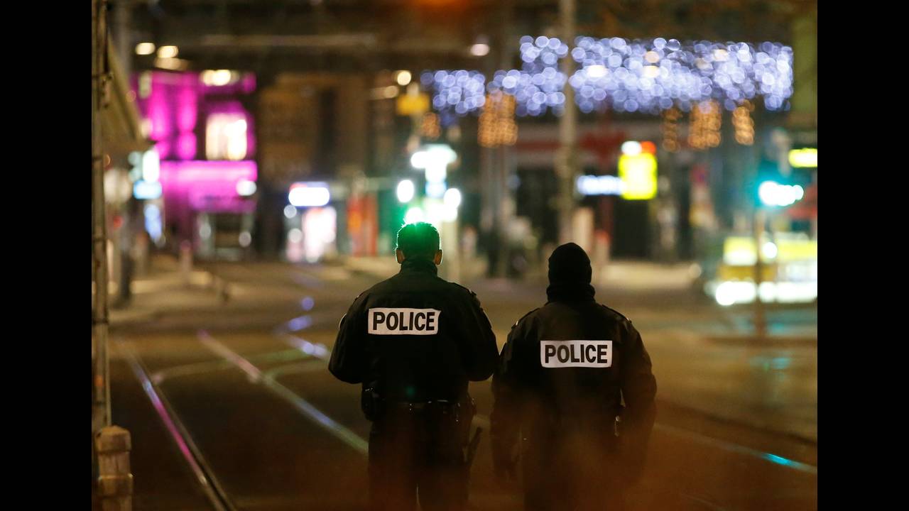 Ανθρωποκυνηγητό έχει εξαπολύσει η γαλλική αστυνομία για τον 29χρονο ισλαμιστή μακελάρη του Στρασβούργου (βίντεο-φωτό)