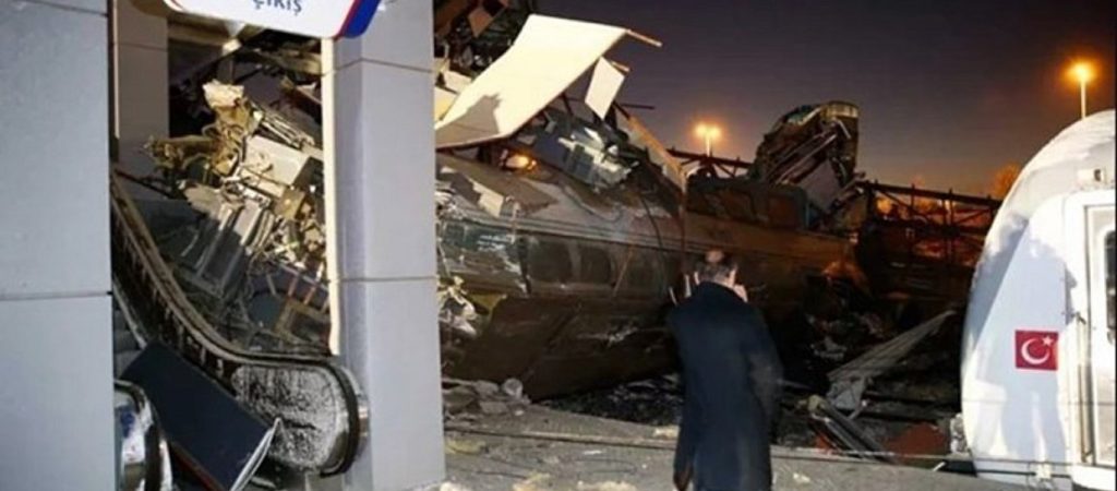 Τουρκία: Συνελήφθησαν 3 άτομα για την σιδηροδρομική τραγωδία στην Άγκυρα (φωτο – βίντεο)
