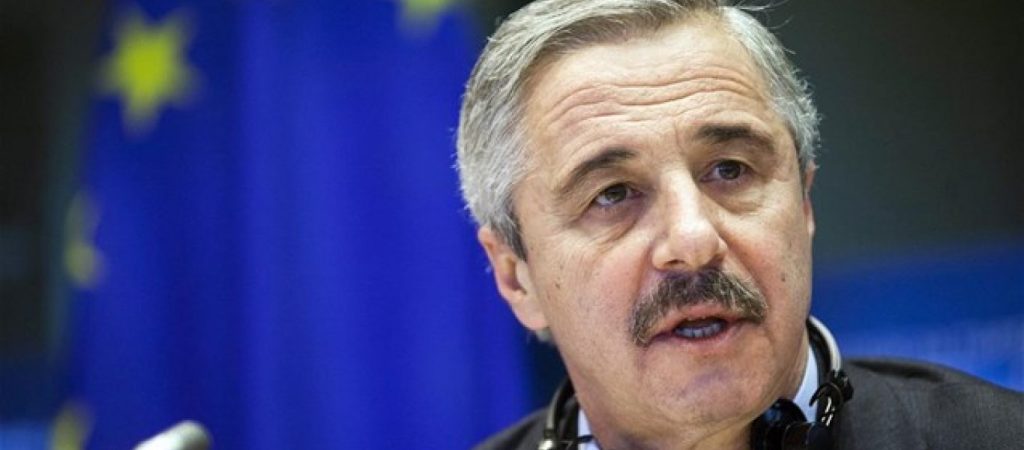 Γ. Μανιάτης για υπόθεση Πετσίτη: «Το μεγαλύτερο σκάνδαλο του τελευταίου διαστήματος»