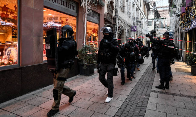 Αναζητείται «ζωντανός ή νεκρός» – Ανθρωποκυνηγητό για την σύλληψη του μακελάρη στο Στρασβούργο