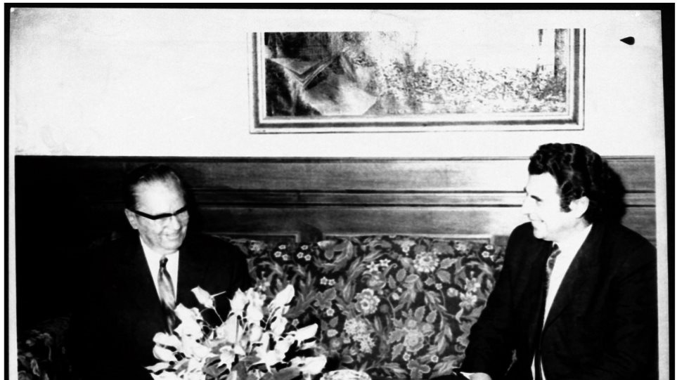 Όταν ο Τίτο ζήτησε από τον Μίκη να γράψει μουσική για τη «σκλαβωμένη» Μακεδονία – Η απάντηση του Έλληνα δημιουργού