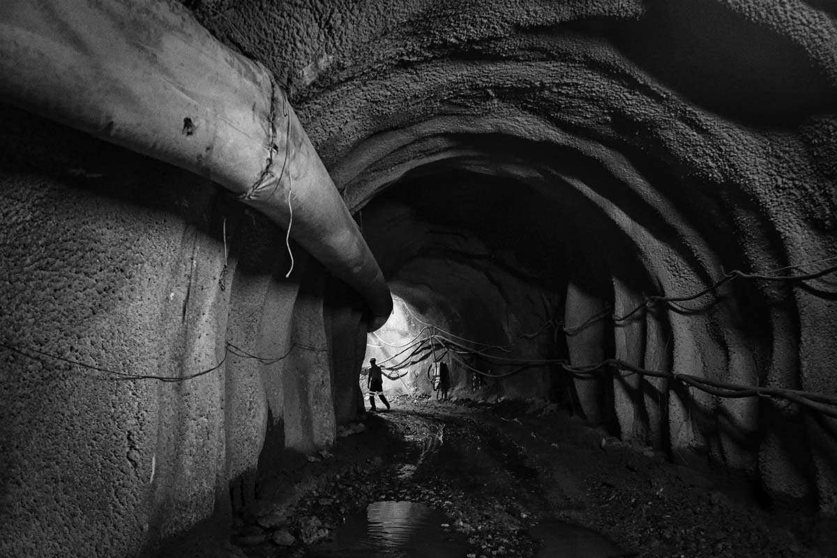 Ινδία: Τουλάχιστον 13 εργάτες παγιδεύτηκαν εξαιτίας μιας πλημμύρας μέσα σε παράνομο ανθρακωρυχείο