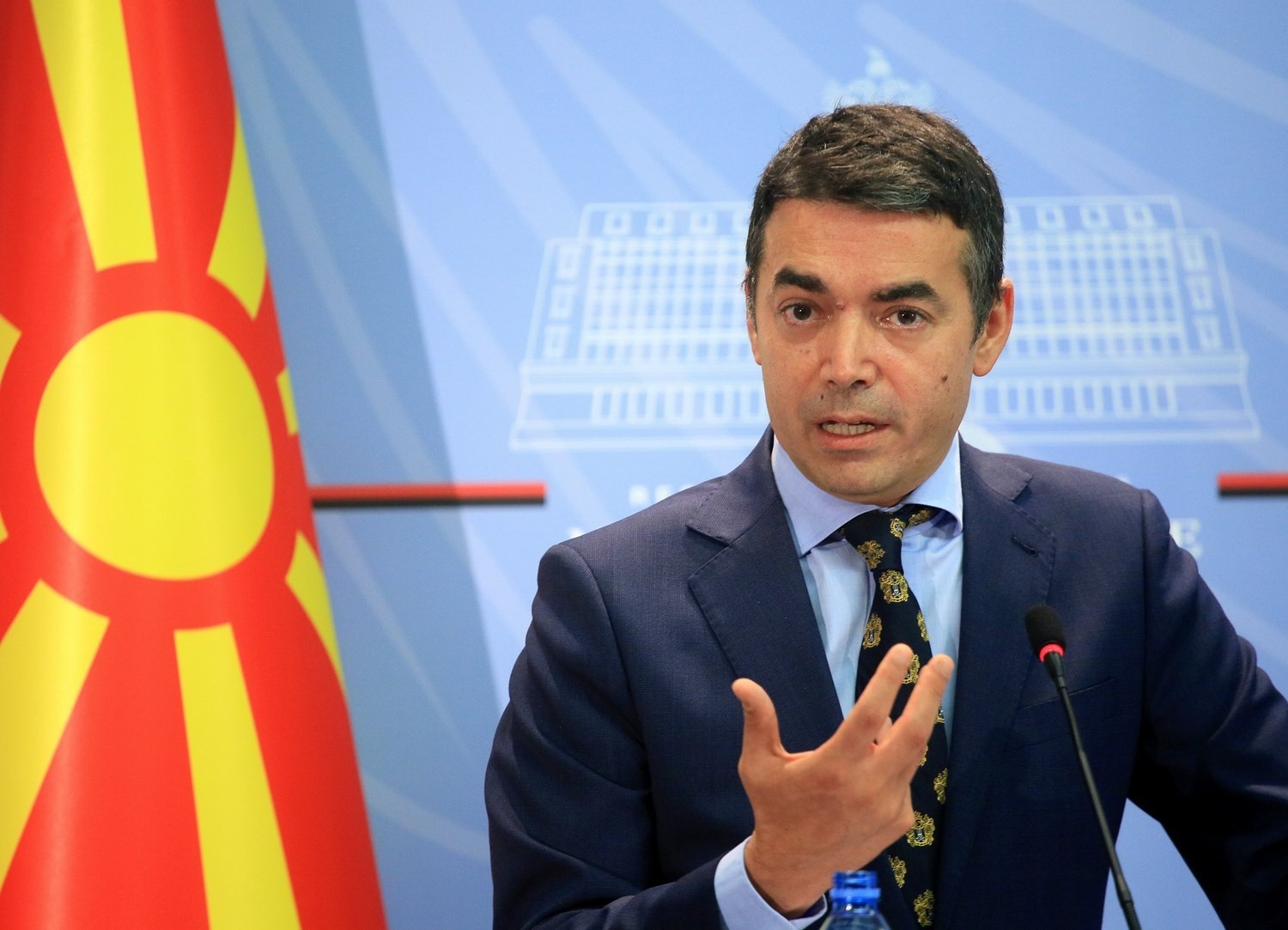 Ντιμιτρόφ: «Η επίτευξη ειδικής πλειοψηφίας στη Βουλή είναι δύσκολη αλλά θα δείξουμε ότι γίνονται θαύματα στα Βαλκάνια»