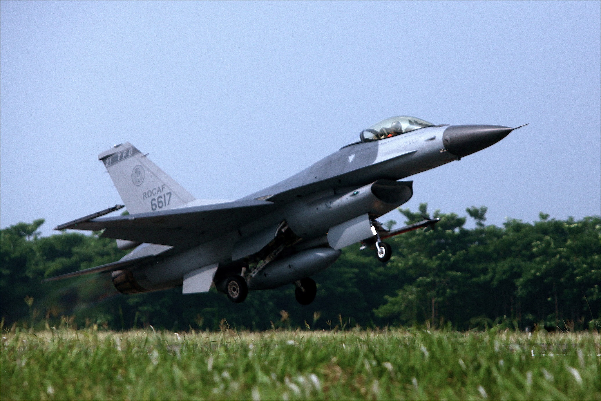 «Σκούριασαν»… τα F-16 που αναβάθμισε η Ταιβάν σε επίπεδο Viper πριν καν παραδοθούν