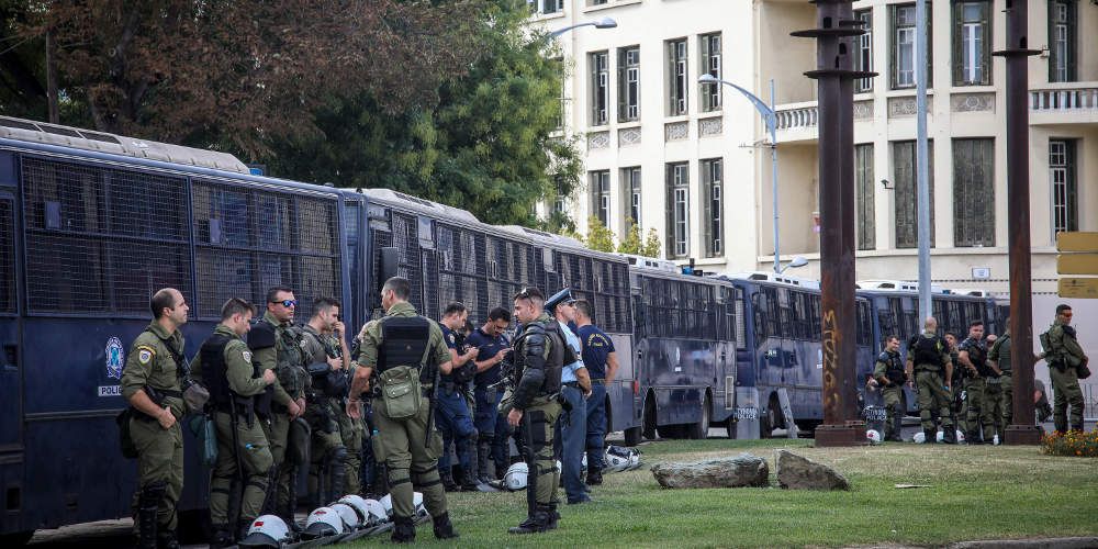 Δρακόντεια μέτρα ασφαλείας: Με 18 διμοιρίες ΜΑΤ μιλάει απόψε ο Τσίπρας στη Θεσσαλονίκη!