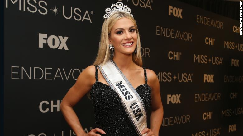 Αλαζονική η Miss USA: «Η Μiss Vietnam είναι χαζή – Δεν μιλάει αγγλικά και κάνει πως καταλαβαίνει» (φώτο – βίντεο)