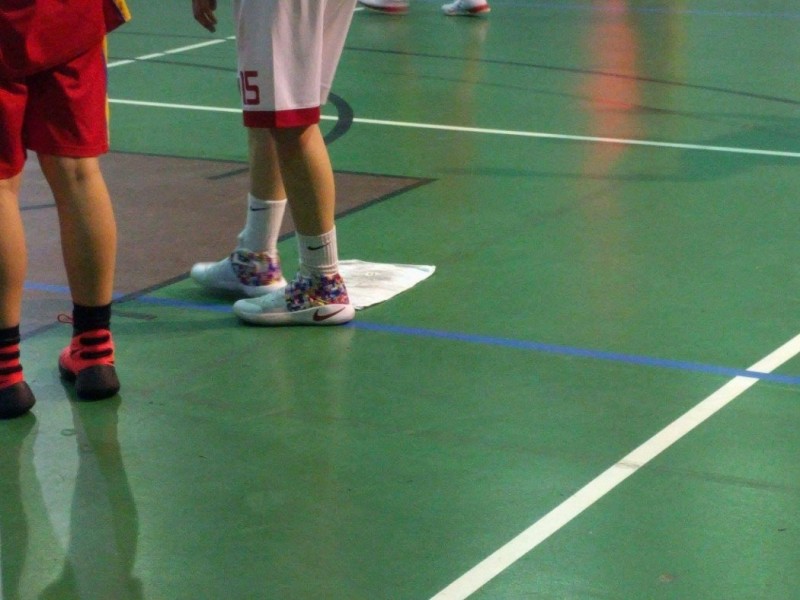 Κλειστό γυμναστήριο μετατράπηκε σε… πισίνα -Τα νερά της βροχής έτρεχαν σαν καταρράκτες (βίντεο)