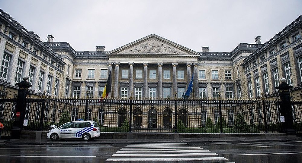 Πολιτικό «χάος»  στο Βέλγιο: Οι εθνικιστές «παραίτησαν»  τον πρωθυπουργό Σαρλ Μισέλ