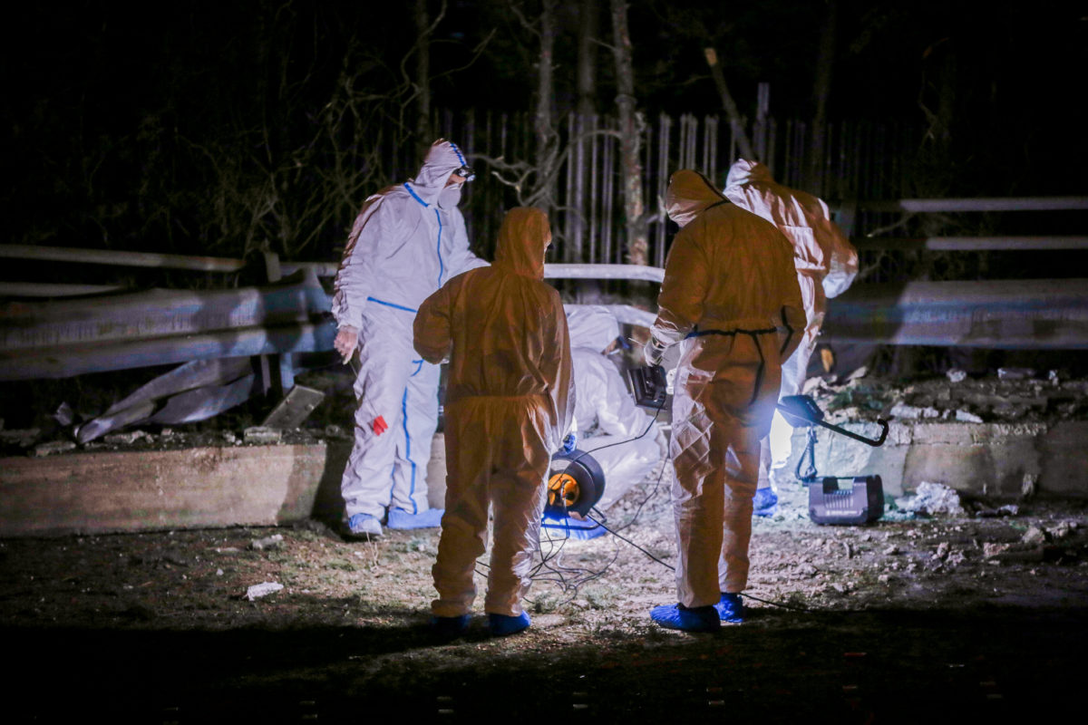 Έκρηξη ΣΚΑΪ: «Ήταν μια αυτοσχέδια νάρκη που στόχευσε σαν μικρό κανόνι – Μπορούσε να ισοπεδώσει όλο το κτήριο» (φώτο)