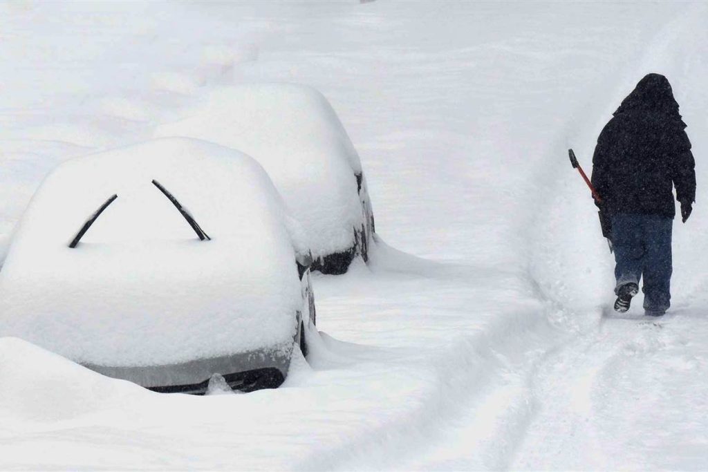 Καιρός: Χιονίζει στα ορεινά της Λέσβου