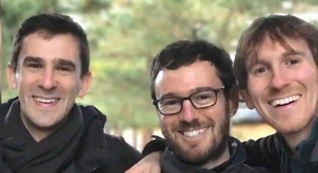 Πατέρας ψάχνει νύφες για τους γιους του μέσω αγγελίας – Οι απαντήσεις που έλαβε περισσότερες από το προσδοκώμενο (φωτο)