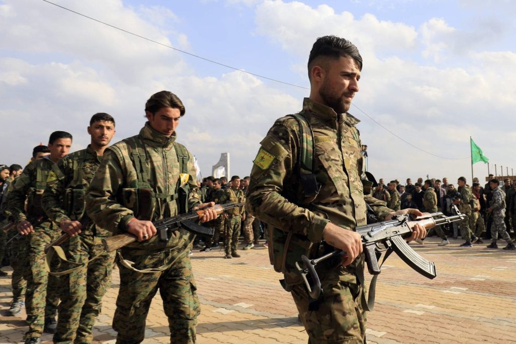 Απειλές Ακάρ κατά Κούρδων μαχητών: Θα θαφτούν στα χαρακώματα που σκάβουν