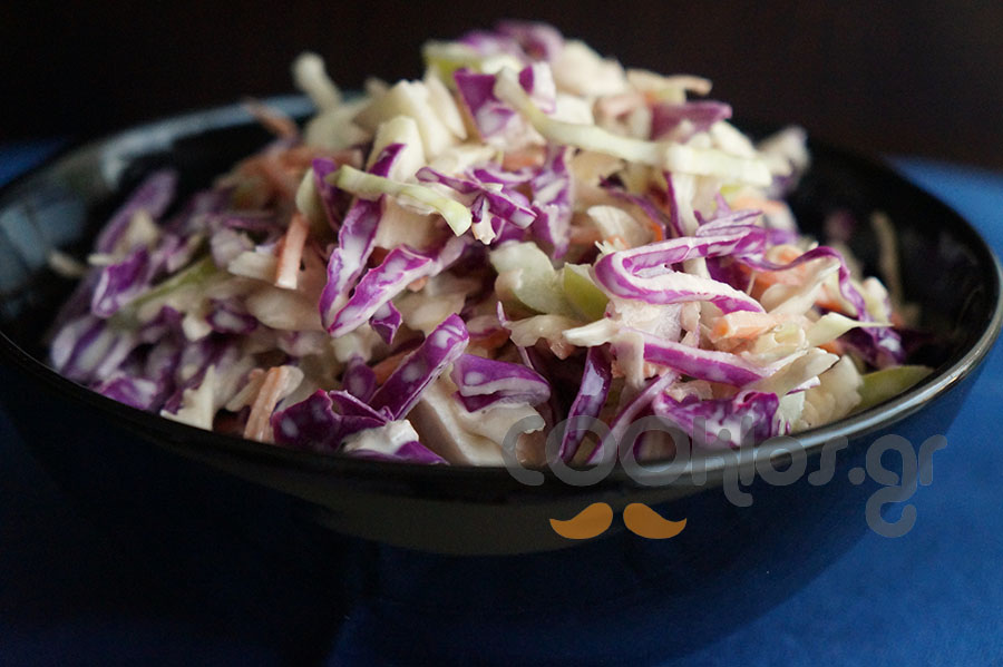 Η συνταγή της ημέρας: Λάχανο σαλάτα με μήλο και μαγιονέζα