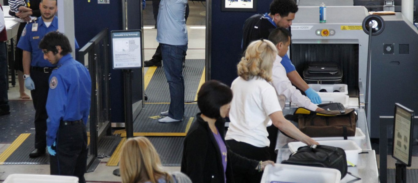 Τα πιο περίεργα αντικείμενα που επιβάτες αεροπλάνου προσπάθησαν να «περάσουν» στην πτήση τους (φωτο)