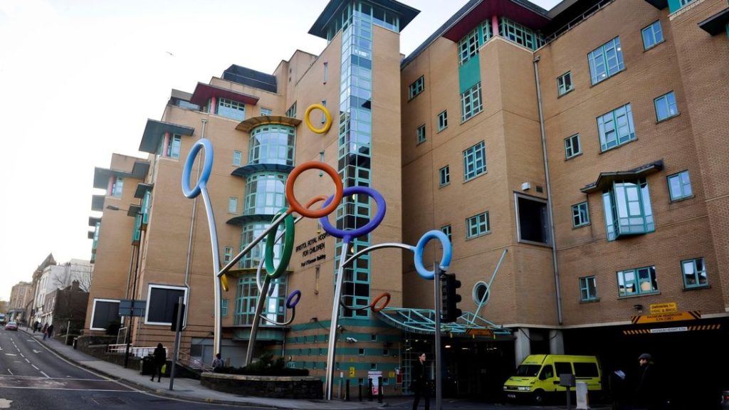 Χειρουργός έκανε λάθος σε επέμβαση και άφησε στείρο 2χρονο αγοράκι