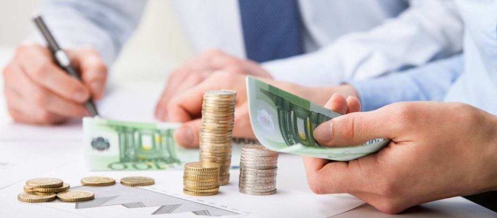 Εφορία: Κατασχέσεις με ρυθμό «πολυβόλου» – Μία κάθε 60 δευτερόλεπτα!