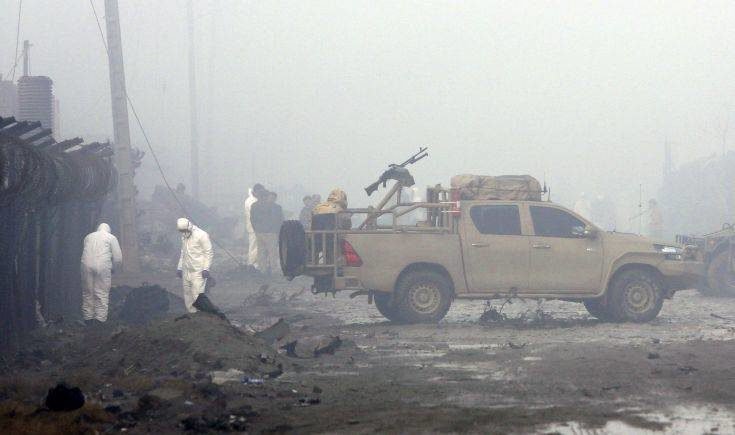 Αφγανιστάν: Εξερράγη παγιδευμένο αυτοκίνητο – Ανταλλαγή πυρών έξω από υπουργείο στην Καμπούλ