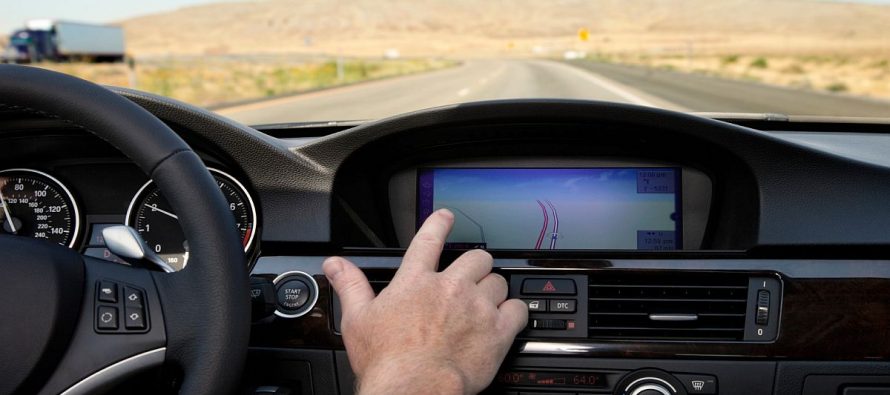 Γιατί ακούμε μόνο γυναικείες φωνές σε συσκευές και υπολογιστές;