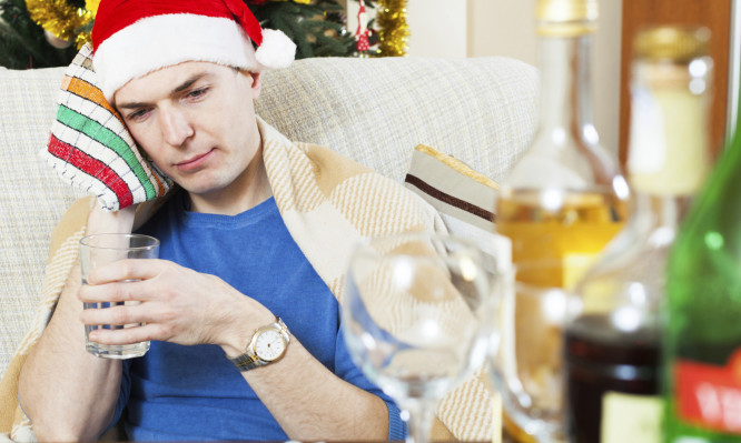 Χριστούγεννα, αλκοόλ και hangover- Συμβουλές για την επόμενη μέρα
