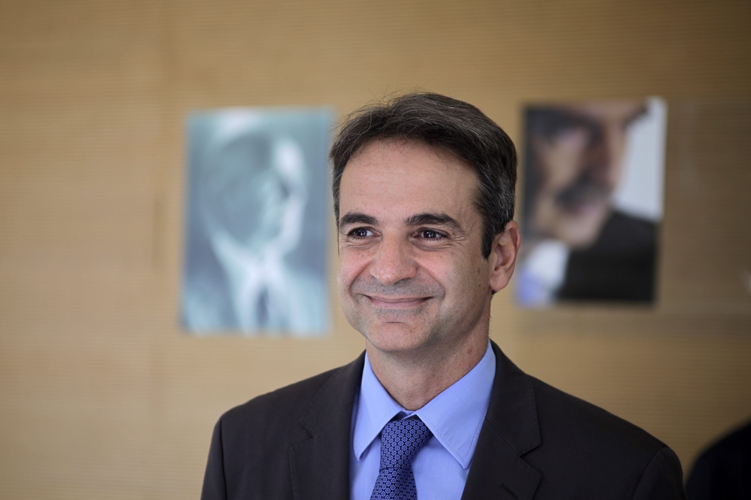 Χριστουγεννιάτικες ευχές με μία οικογενειακή φωτογραφία από τον Κυριάκο Μητσοτάκη