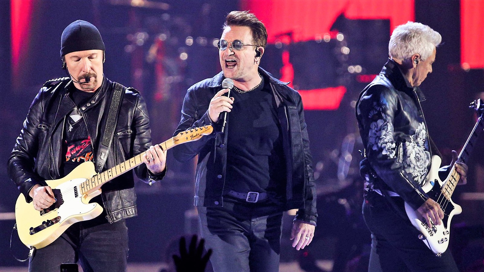 Ο Bono και οι U2 τραγούδησαν για καλό σκοπό στο Δουβλίνο