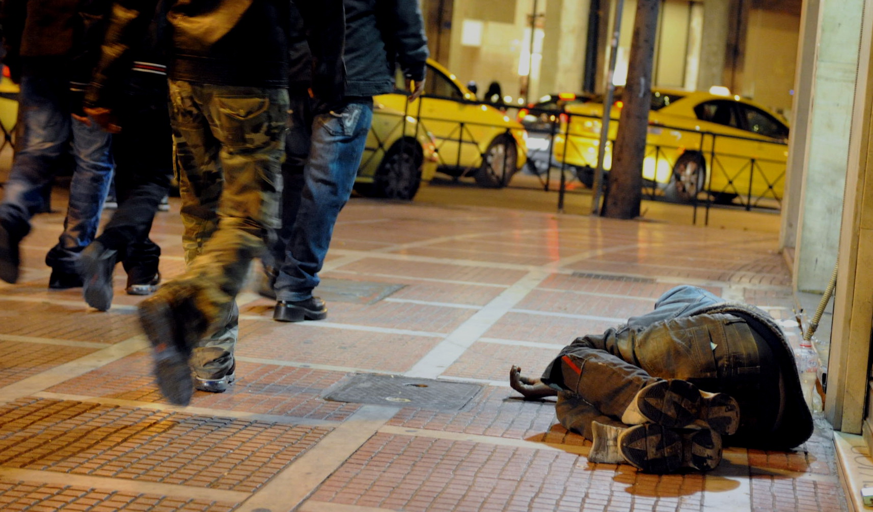 Δήμος Αθηναίων: Θερμαινόμενος χώρος για τους αστέγους και 24ωρη τηλεφωνική γραμμή για έκτακτα περιστατικά