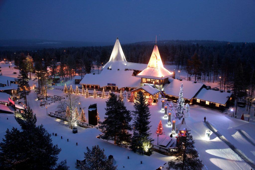 Ροβανιέμι: Η σκοτεινή ιστορία για το χωριό του Άη Βασίλη που ανοικοδομήθηκε από τις στάχτες του