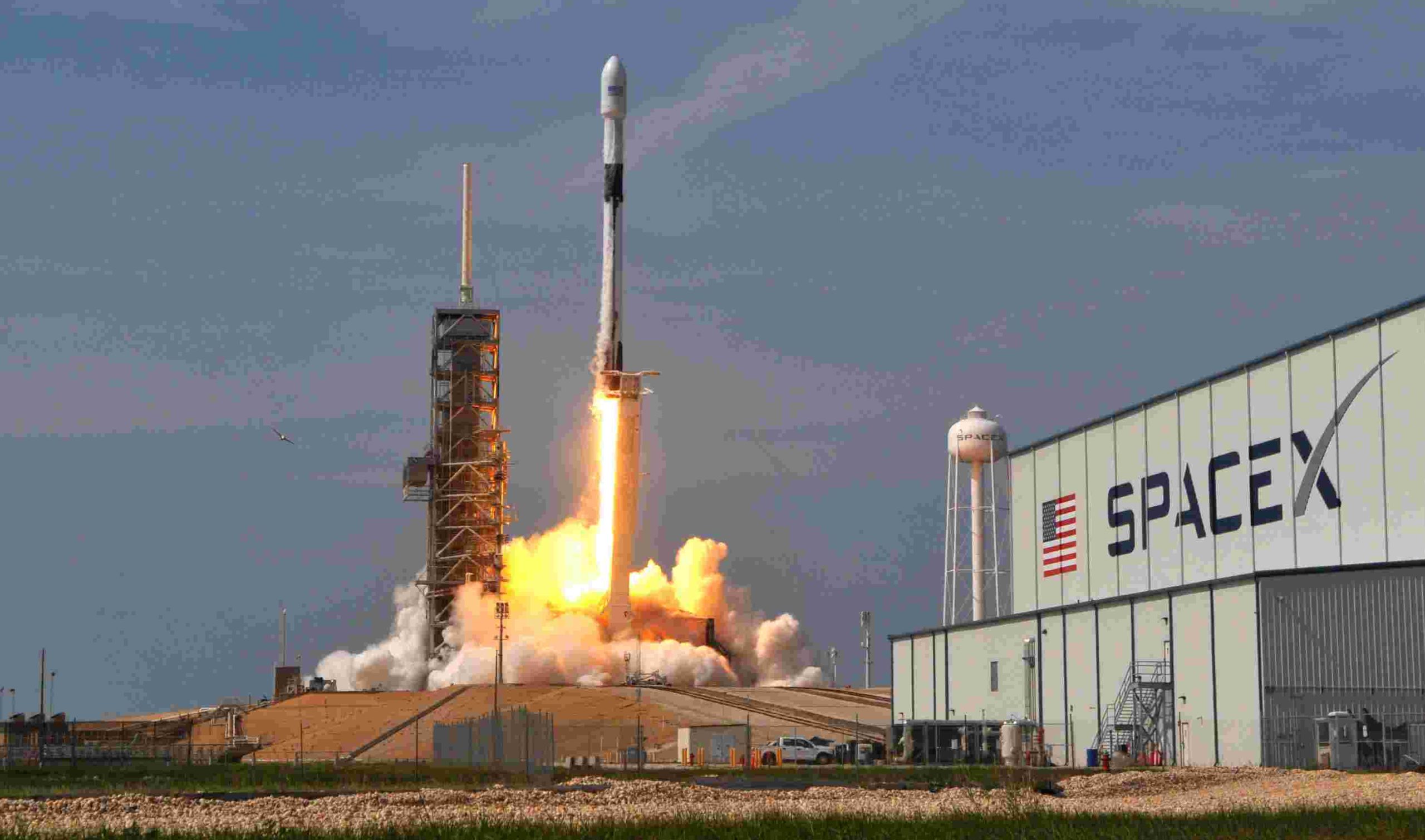SpaceX: Αυτό το διαστημόπλοιο θα μπορεί να μεταφέρει 100 ανθρώπους στον Αρη-Κατασκευάζεται στο Τέξας (φωτό και βίντεο)