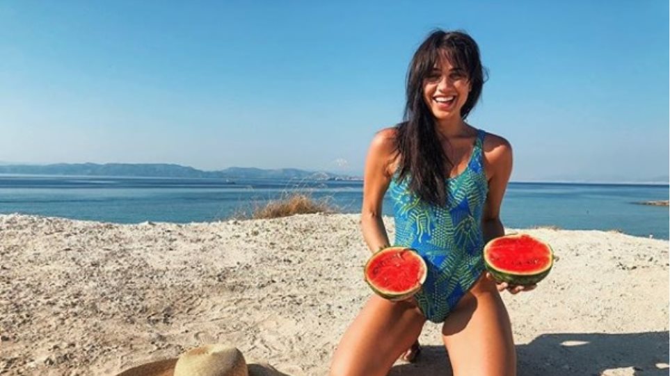 Τα… πέταξε όλα η Κόνι Μεταξά – Φωτογραφήθηκε γυμνή για καλό σκοπό! (φωτό)