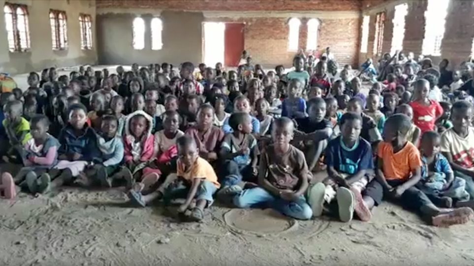 Πώς γιόρτασαν τα Χριστούγεννα στη Ζάμπια (βίντεο)