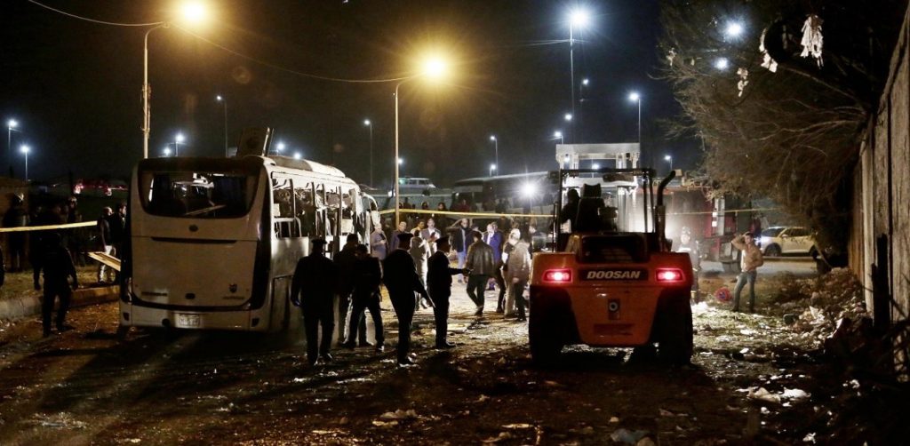 Μεγάλος Μουφτής Αιγύπτου για έκρηξη στο Κάιρο: «Οι τρομοκράτες επιδιώκουν πάντοτε να χύνουν αθώο αίμα – Προδότες!»