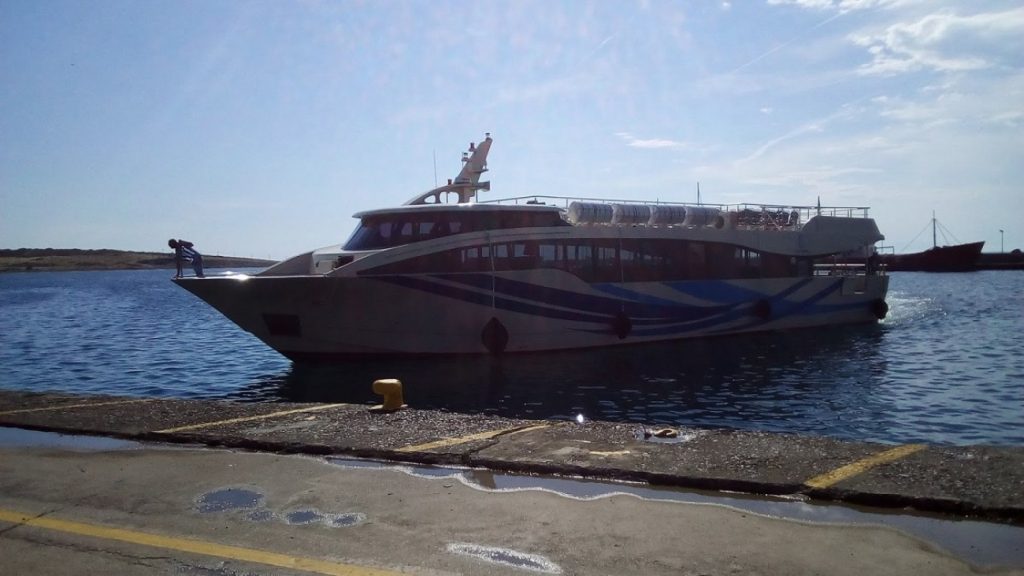 Βλάβη στο μοναδικό πλοίο γραμμής της Σαμοθράκης- Προσπαθούν για αποκατάσταση