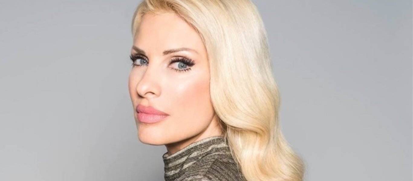 Ελένη Μενεγάκη: Έκανε ελεύθερη πτώση με αλεξίπτωτο – Τα ουρλιαχτά και ο φόβος (βίντεο)