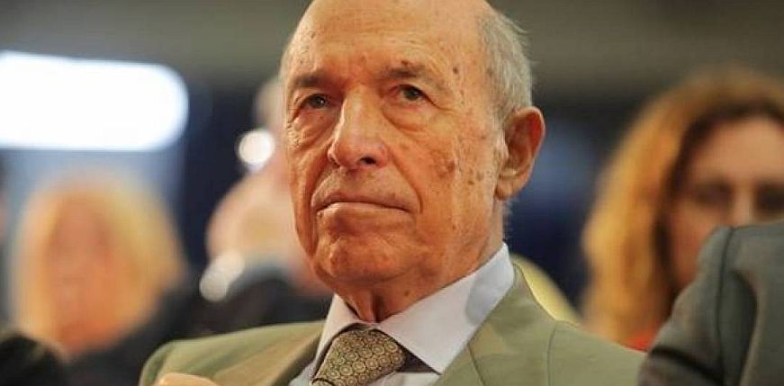 Πρόβλεψη Σημίτη: «Η Ελλάδα θα προσφύγει ξανά σε δανεισμό»