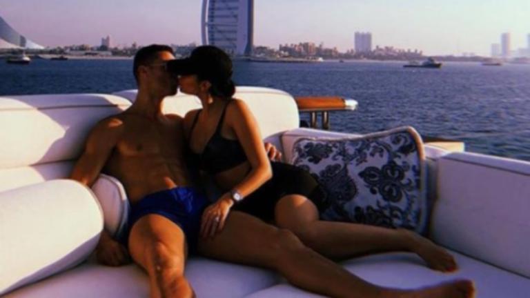 Πρωτοχρονιά στο Ντουμπάι για Ρονάλντο – Τα αισθησιακά φιλιά με την Τζορτζίνα (φώτο)