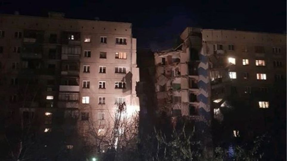 Ρωσία: Στους 7 οι νεκροί από την κατάρρευση της πολυκατοικίας – Αγνοούνται 70 άτομα (βίντεο)