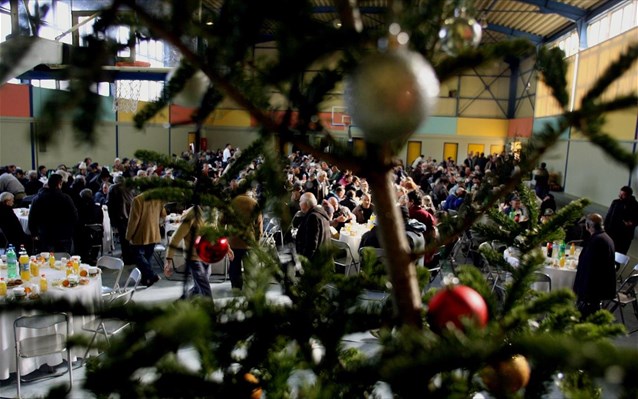 Δήμος Αθηναίων: Πρωτοχρονιάτικο γεύμα αλληλεγγύης στο κλειστό του Ρουφ